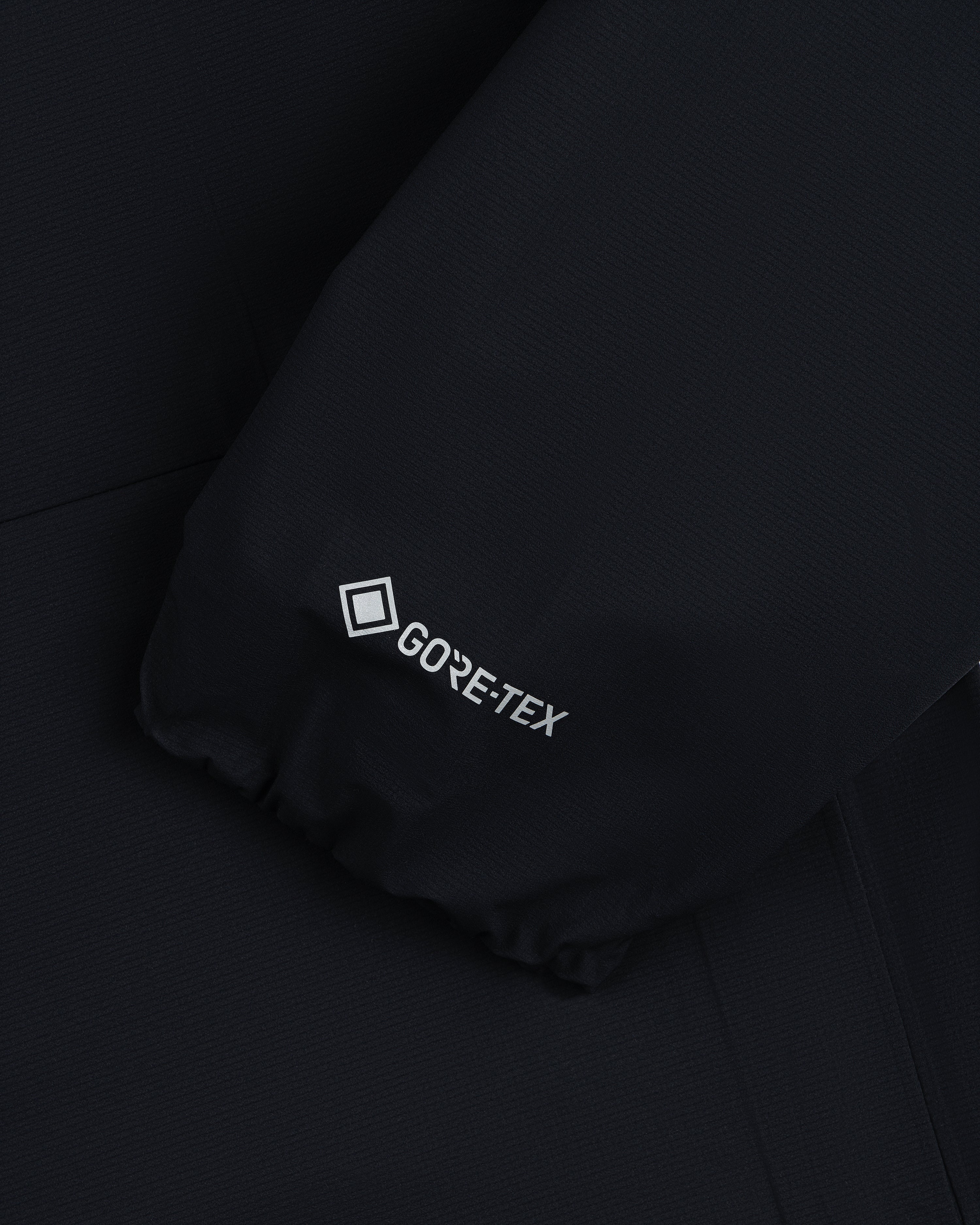Lightweight GORE-TEX Shell Jacket - Image 6