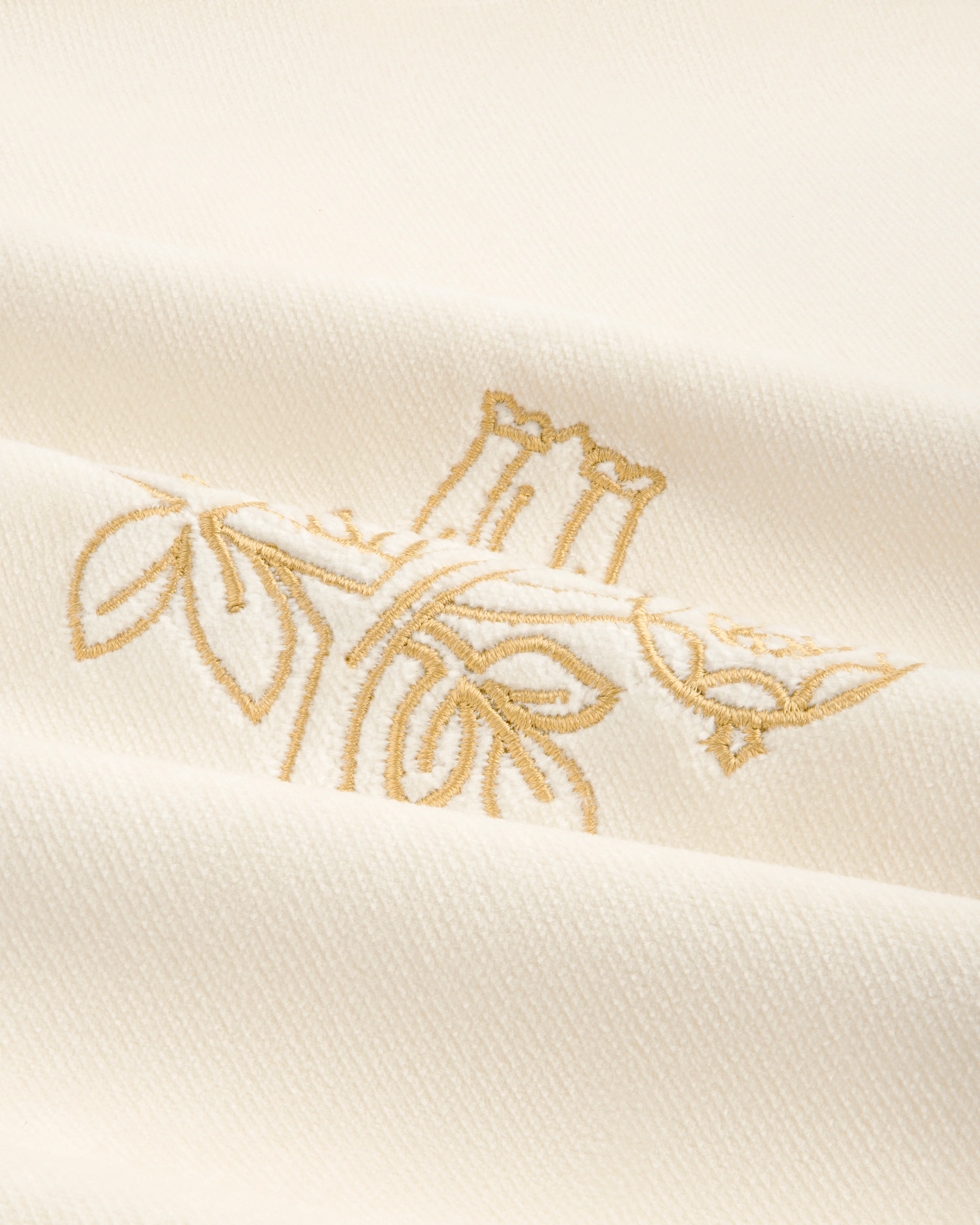 Queens Crest Throw Pillow - Image 4